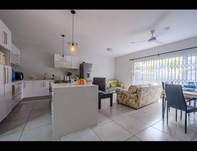 4 BEDROOM DUPLEX FOR SALE IN RED HILL